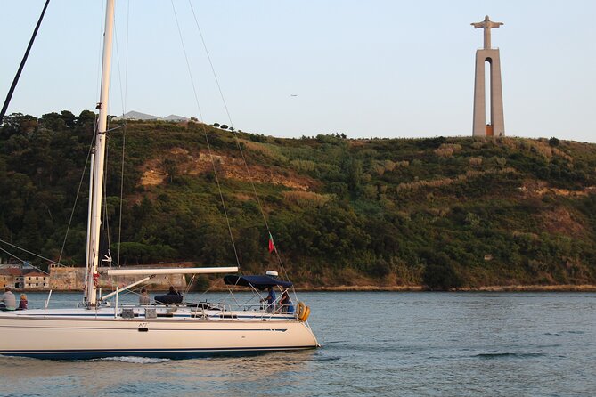 Romantic Private Sailboat in Lisbon for couples - Why Lisbon’s Tagus River is the right setting for a couple