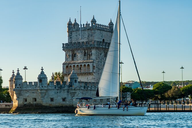 Romantic Private Sailboat in Lisbon for couples - What the two-hour private format gives you