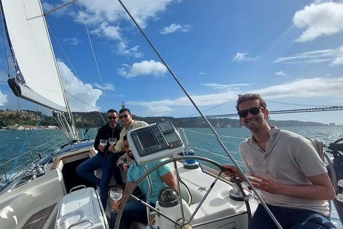 Romantic Private Sailboat in Lisbon for couples - Sailing beneath the 25th of April Bridge