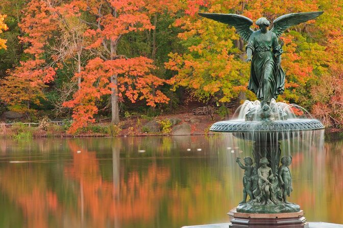 Romantic Proposal Carriage Tour in Central Park - Bow Bridge and the lake