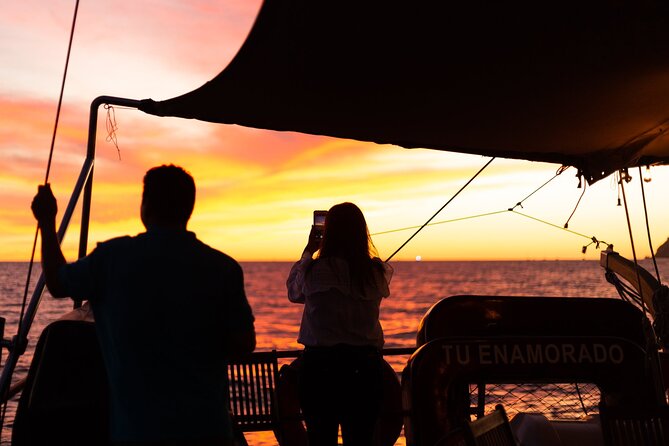 Romantic Sailboat Sunset: Live Music, Premium Bar & Dinner -Cabos - Live Music and a Premium Open Bar