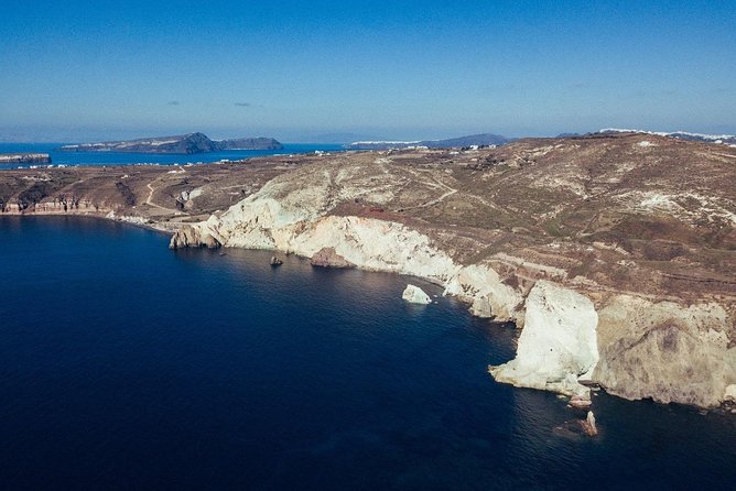 Romantic Sunset Catamaran Caldera Cruise incl. Meal & Drinks - A Greek barbecue with wine and local dishes