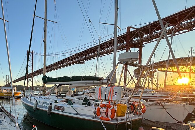 Romantic Sunset Sailing Experience in Lisbon - Cristo Rei Across the Southern Bank