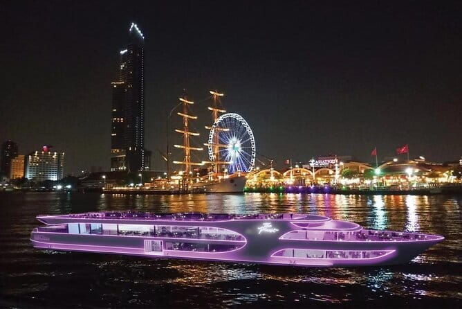 Romantic Sunset The Planet Cruise with Bangkok Night Views - The seafood buffet and Thai dishes