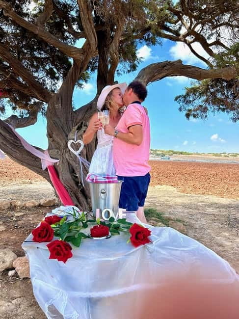 Romantic tour for lovers, couples or friends - Wide views from Cape Viewpoint