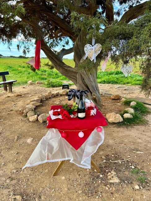 Romantic tour for lovers, couples or friends - Photos, prosecco, and the value of $210