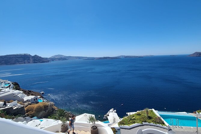 Romantic Tour through Santorini - Fira for shopping and a capital-city pause