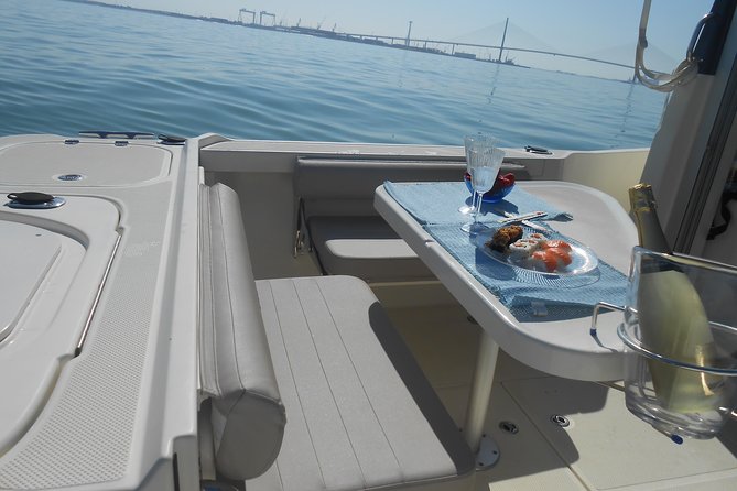 Romantic walk in the Bay of Cadiz - The privacy that makes proposals and anniversaries work