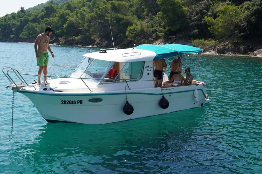 Romantic Zadar Sunset and Night Coctails Cruise - Why the small boat matters