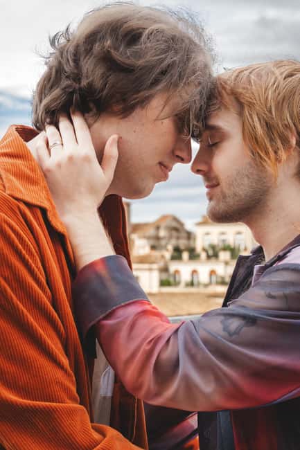 Rome: Couple Photoshoot Experience LGBTQ+ Friendly - Who should book this experience?