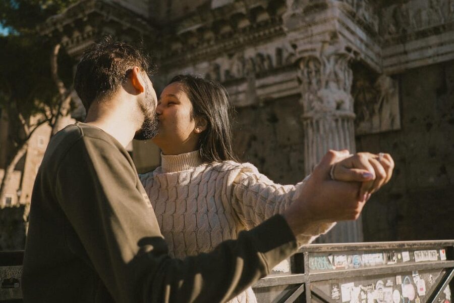 Rome: Personalized Private Couple Photoshoot Experience - Timing, meeting points, and practical planning
