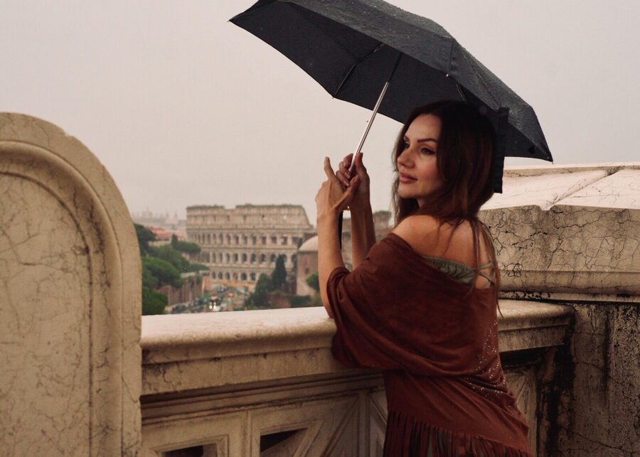 Rome: Private Couple Photoshoot with Candid & Romantic Times - Timing, access, and what to plan yourself