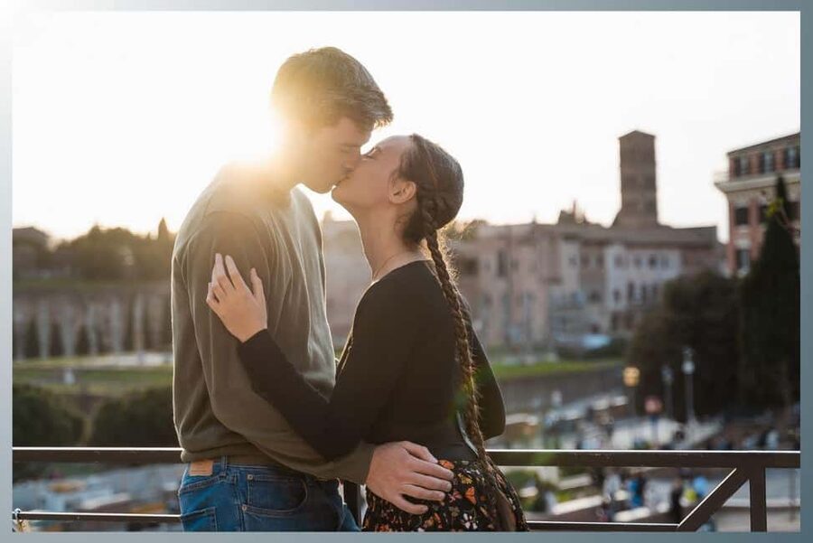 Rome: Romantic Couple Photoshoot Experience at the Colosseum - Choosing your photos and editing style