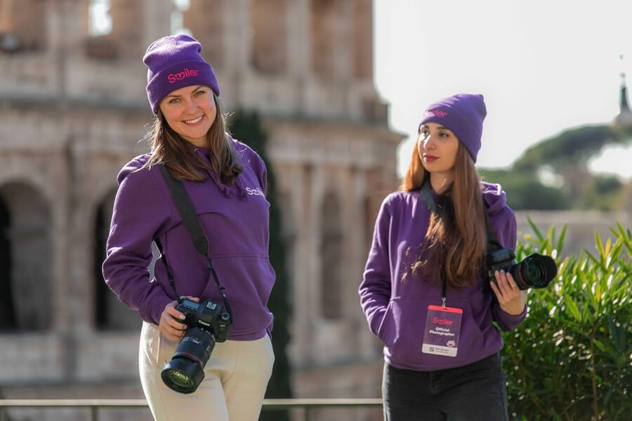 Rome: Romantic Photoshoot for Couples - Choosing between Piazza di Spagna and Trastevere