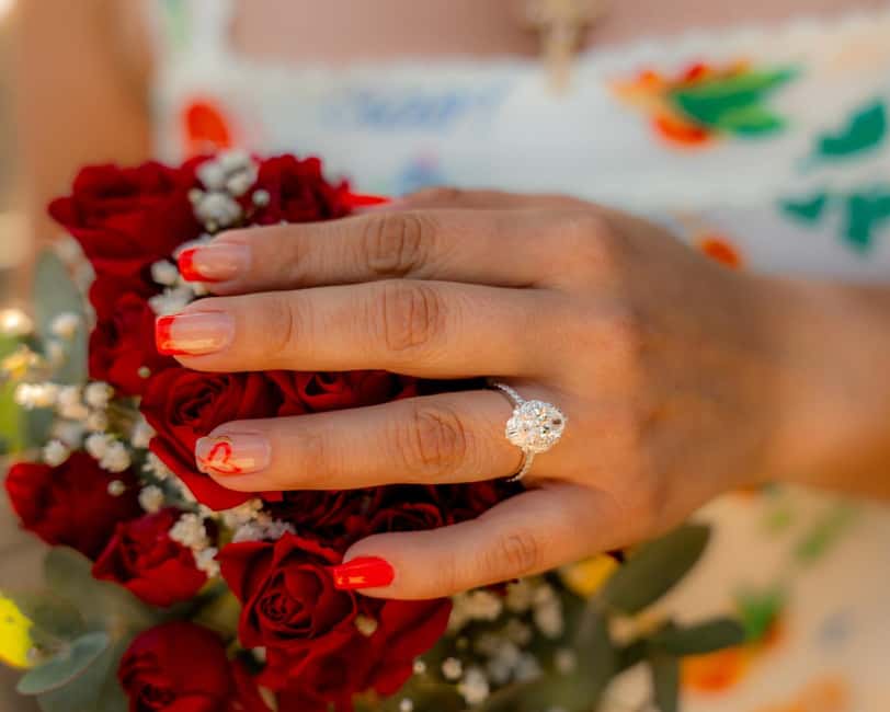 Rome: Romantic Proposal PhotoShoot - Meeting at the Colosseum Metro station