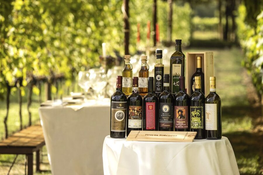 San Gimignano: Romantic Vineyard Dinner - The food: local flavors in a relaxed setting