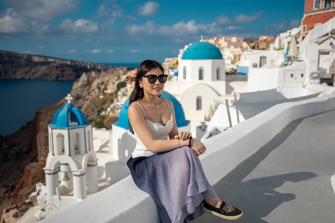 Santorini couple photoshoot with 50 edited photos! - What the 50 edited photos are worth