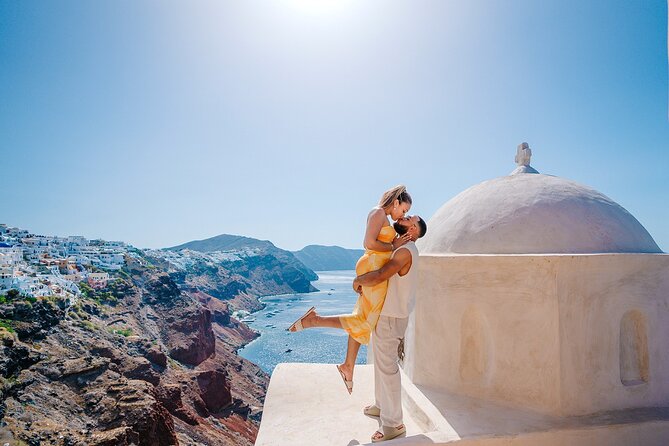 Santorini: Customized Private Photoshoot Walk in Oia - Why a private Oia photoshoot works so well
