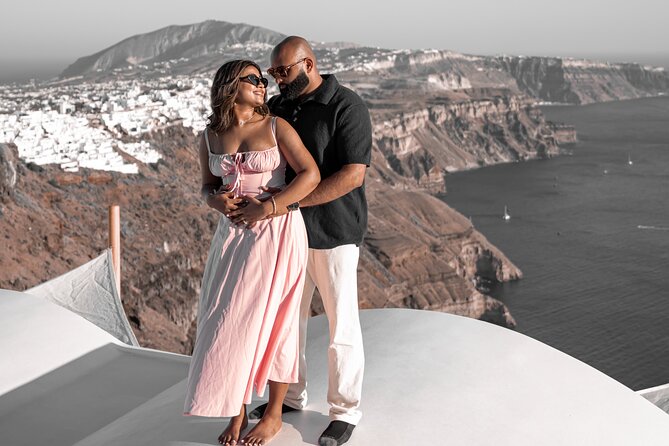 Santorini: Customized Private Photoshoot Walk in Oia - Morning, midday, or sunset?