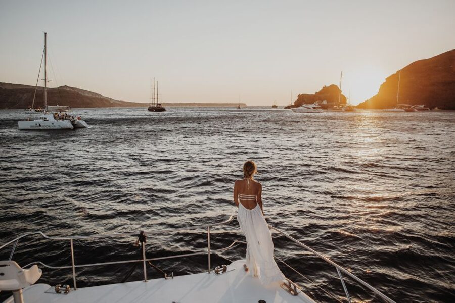 Santorini Proposal: A Luxury Photoshoot for Your Yes! Moment - Why Santorini works so well for a proposal