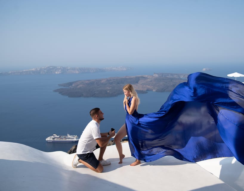 Santorini: Proposal Photoshoot l Private Entry to blue Dome - A proposal built around Oia’s famous blue dome