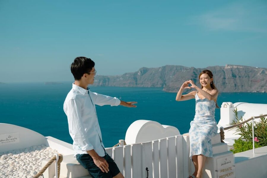 Santorini: Proposal Photoshoot l Private Entry to blue Dome - Who will enjoy this experience most