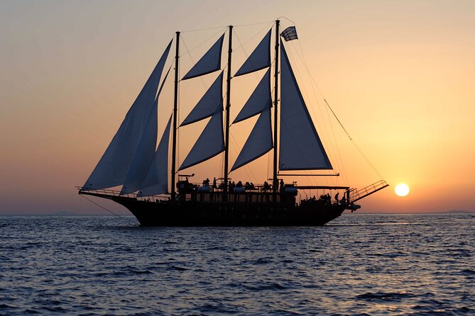 Santorini Sunset Dinner Cruise Including Nea Kameni Visit - The sunset near Thirasia