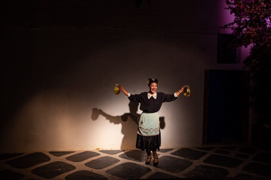 Santorini: The Greek Wedding Show - Key points to know before booking
