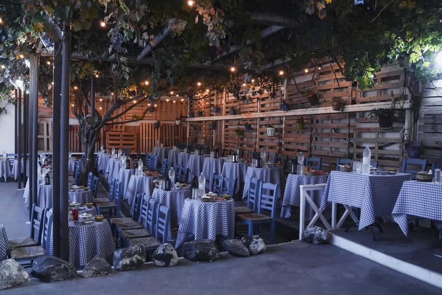 Santorini: The Greek Wedding Show - What happens during the two-hour show