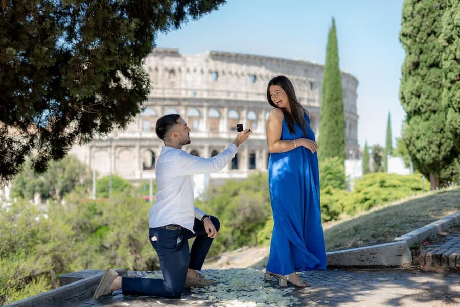 Secret Proposal Photoshoot in Rome + Reel - The proposal and the Giardinetto del Monte Oppio