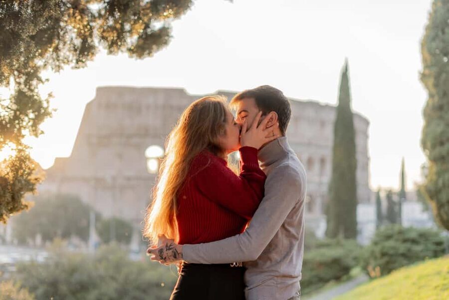 Secret Proposal Photoshoot in Rome + Reel - Who should book this experience