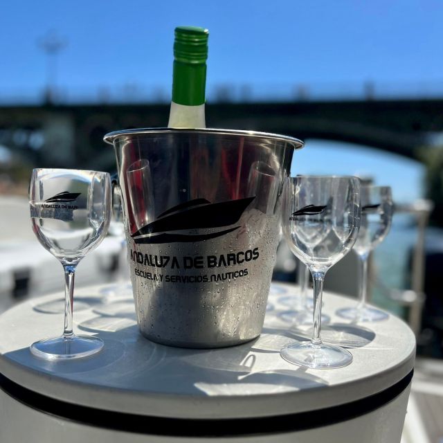 Sevilla: Romantic Boat Ride - What the 90-minute champagne option adds