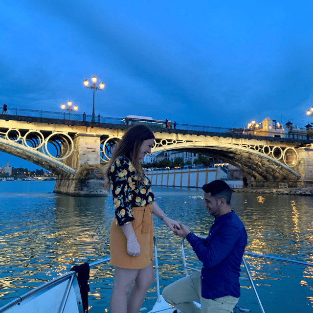 Sevilla: Romantic Boat Ride - Choosing between one hour and 90 minutes