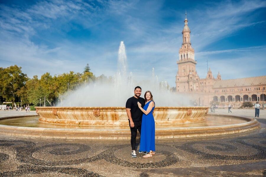 Seville: Romantic photoshoot for Couples - Accessibility, Languages, and Group Size