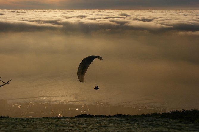 Signal Hill Romantic Sunset Tour in Cape Town - Signal Hill and the sunset pause