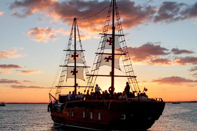 Spanish Galleon - Romantic Lobster Dinner Cruise & Live Saxophone - Practical details before you reserve