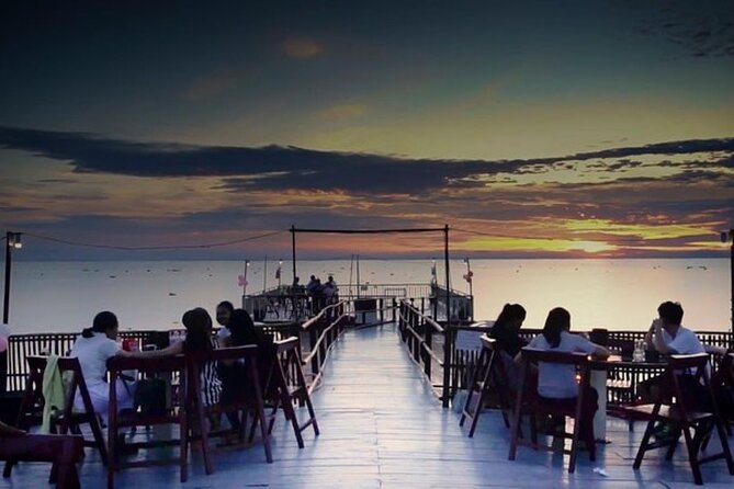 Sunset Dinner and drinks includes a Floating Village cruise tour. - The Queen Tara is a restaurant, not a moving cruise
