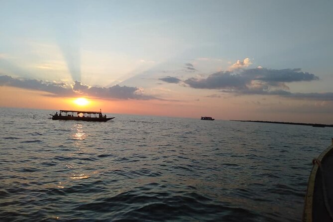 Sunset Dinner and drinks includes a Floating Village cruise tour. - Unlimited drinks, with a practical warning