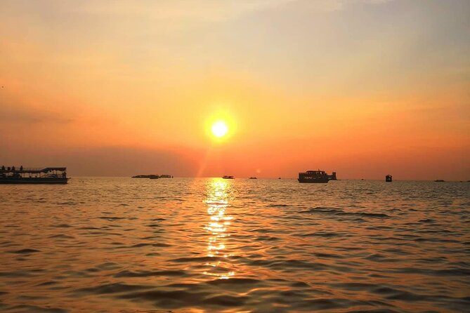 Sunset Dinner and drinks includes a Floating Village cruise tour. - Safety and comfort points to check