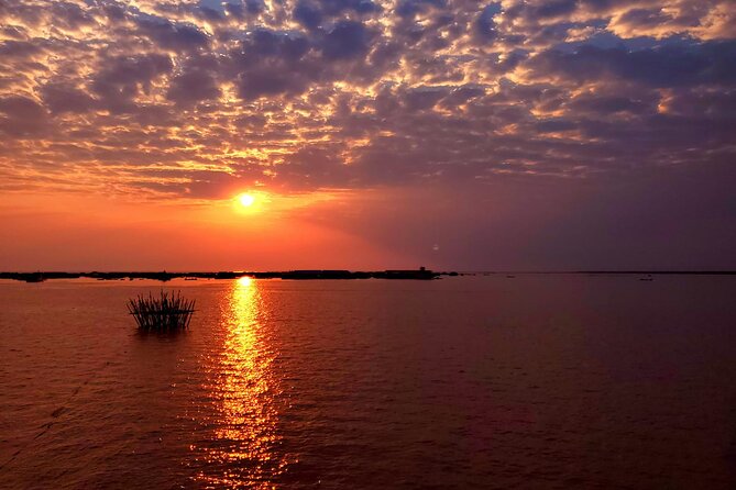 Sunset Dinner and drinks includes a Floating Village cruise tour. - Who will enjoy this tour most