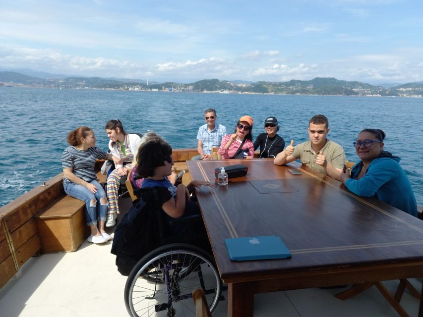 Sunset dinner boat tour in the Gulf of Poets - Leaving La Spezia from Porto Mirabello