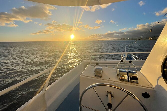 Sunset Dinner Cruise in Honolulu, Hawaii - Soft music, open air, and no formal show