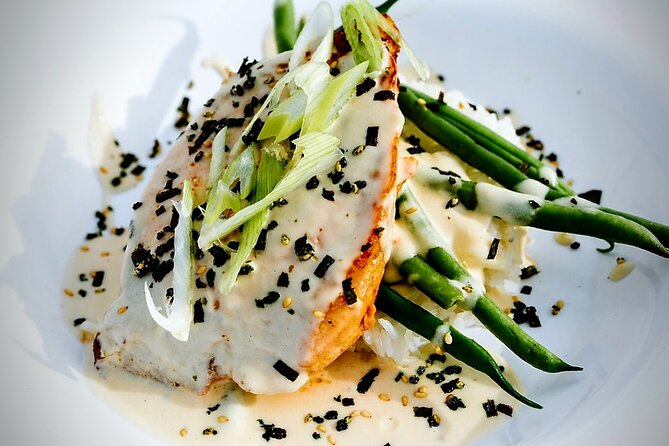 Sunset Dinner Cruise in Honolulu, Hawaii - The biggest issue is not the food