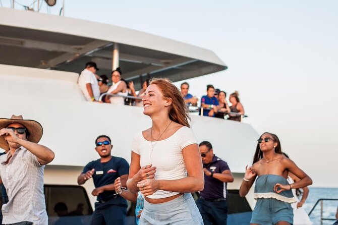 Sunset Dinner Cruise in Los Cabos - The Sunset and Baja’s Desert Coast