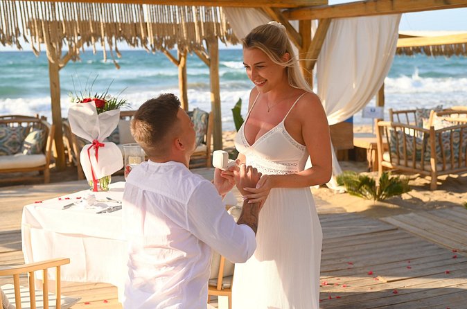 Surprise Engagement Photoshoot in Hersonissos - Weather, timing, and practical planning