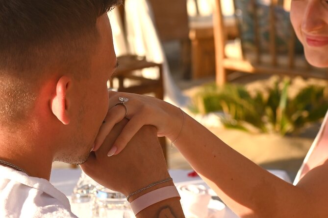 Surprise Engagement Photoshoot in Hersonissos - Who should book this Hersonissos experience?