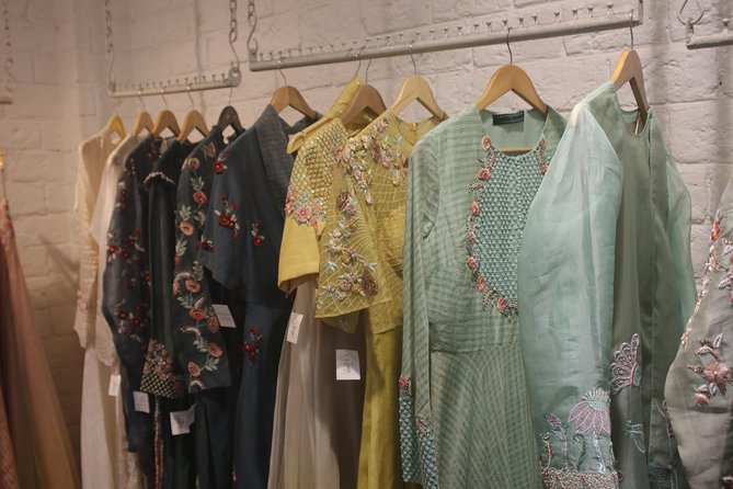 The Indian Wedding Tour : Dance, Textile, Workshops all inclusive - Textiles, embroidery, and the Indian stitch