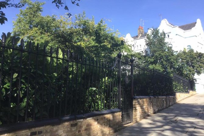 The Notting Hill, Bridget Jones, Love Actually & Four Weddings Tour of London - The guide makes or breaks the film connections