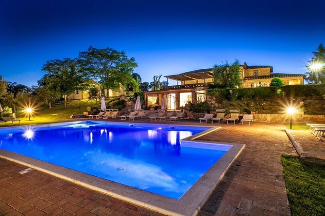 Think of a romantic meal in the Olive Trees shade, accompanied by Tuscan wines! - FAQ