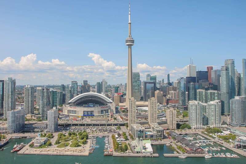 Toronto: Private Helicopter Tour for Two - Meeting the Crew at Billy Bishop Airport